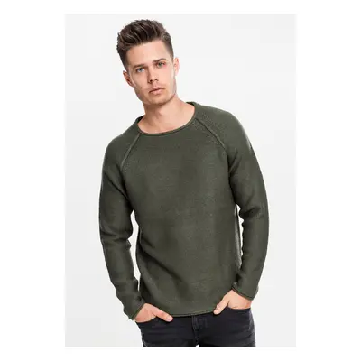 Raglan sweater with a wide neckline olive