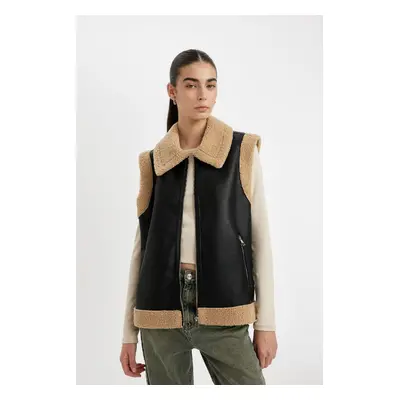 DEFACTO Water Repellent Regular Fit Faux Für Zippered Faux Leather Vest