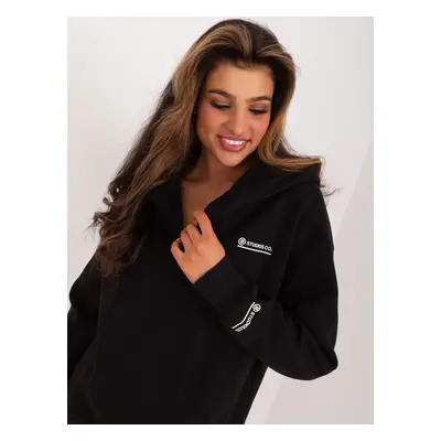 Black long-sleeved sweatshirt