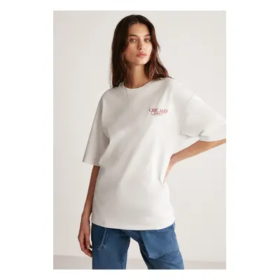 GRIMELANGE Janna Women's City Themed Front and Back Print Detail Oversize Fit Crew Neck White / 