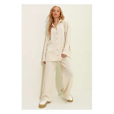 Trend Alaçatı Stili Women's Cream Buttoned Self-Textured Knitwear Suit