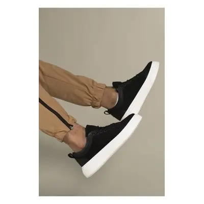 Riccon Black and White Unisex Sneaker