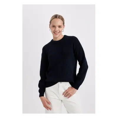 DEFACTO Regular Fit Crew Neck Thessaloniki Fabric Basic Plain Knitwear Sweater