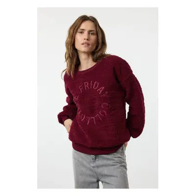 Trendyol Claret Red Plush Embroidered Oversize/Wide Pattern Thick Knitted Sweatshirt