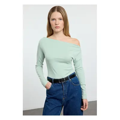 Trendyol Mint Plain Premium Soft Fabric Fitted/Fits the Body Boat Neck Knitted Blouse