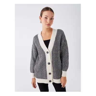 LC Waikiki női V-nyakú mintás hosszú ujjú oversize kötöttáru Cardigan