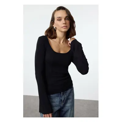 Trendyol Black Fitted/Fits the Body Seam Detailed Pool Neck Flexible Knitted Blouse