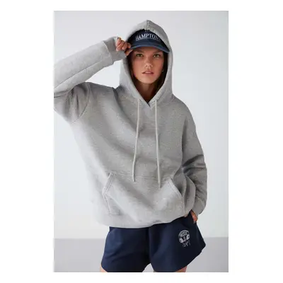 GRIMELANGE Adel Women's Fleece Inside Soft Relaxed Knitted Thread Kangaroo Pocket Hooded Gray Sw