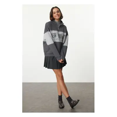 Trendyol Anthracite Basic Printed Thick Inside Fleece Knitted Sweatshirt