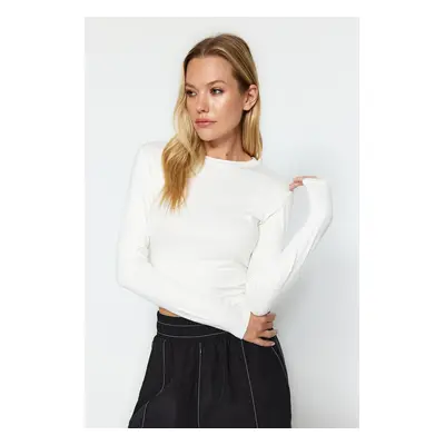 Trendyol Ecru Premium Viscose Crew Neck Crop Flexible Knitted Blouse