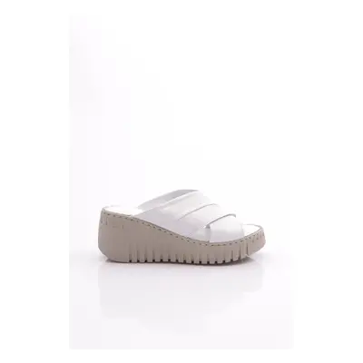 DGN Women's Double Striped Slippers