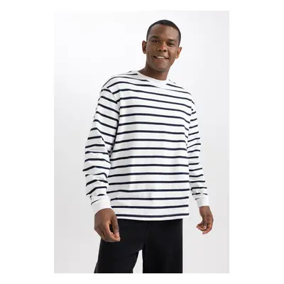 DEFACTO Comfort Fit Crew Neck Sweatshirt