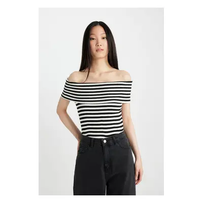 DEFACTO Fitted Striped Open Shoulder Knit T-Shirt