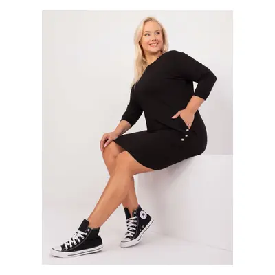 Black plus-size dress with pockets