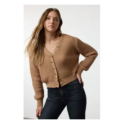 Trendyol Camel V Neck Crop Knit Cardigan