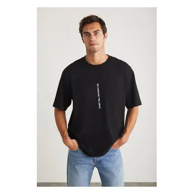 GRIMELANGE Harald Men's Crew Neck 100% Cotton Print Detail Black T-shir