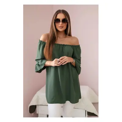 Spanish blouse with ruffles on the khaki sleeve