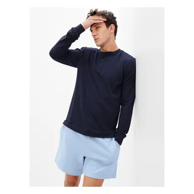 GAP Long Sleeve T-Shirt - Men