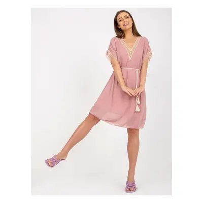 Dusty pink light dress of with a V-neck