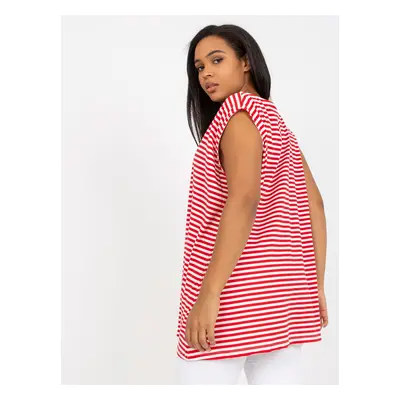 Loose top in larger size in white and red