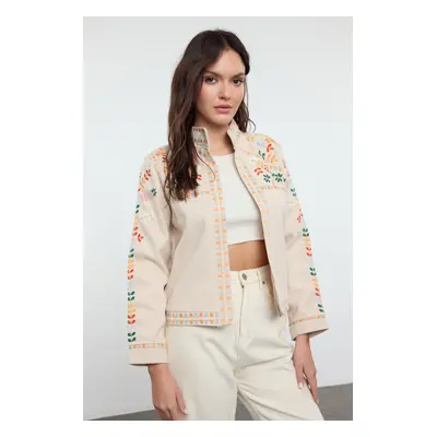 Trendyol Cream Embroidered Cashmere Crop Woven Jacket