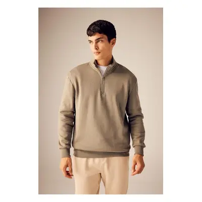 DEFACTO Comfort Fit Zippered Stand-up Collar Sweatshirt