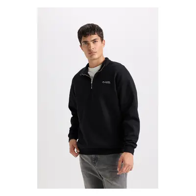 DEFACTO Boxy Fit Stand Collar Half Zipper Printed Sweatshirt