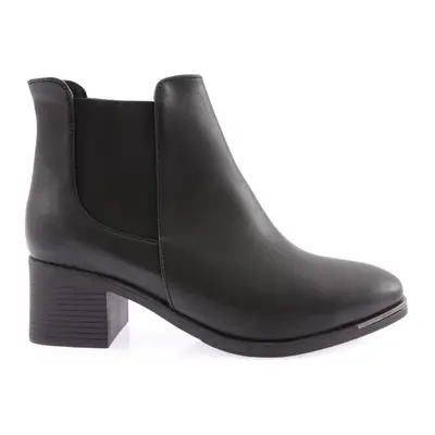 DGN Women's Flat Toe Ankle Boots with Elasticity on the Sides and Heels.