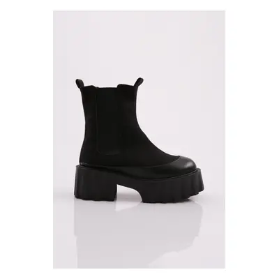 DGN Es804 Women's Boots with a Thick Sole and Stretch Detail Heels.