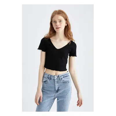 DEFACTO Fitted V Neck Short Sleeve Crop Top