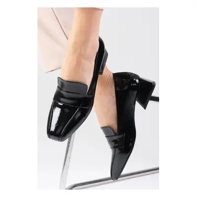 Mio Gusto Margot Black Color Patent Leather Flat Toe Women's Short Heeled Shoes