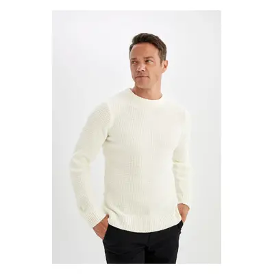 DEFACTO Standard Fit Regular Cut Crew Neck Basic Plain Knitwear Sweater