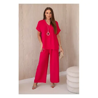 Set with necklace, blouse + fuchsia trousers