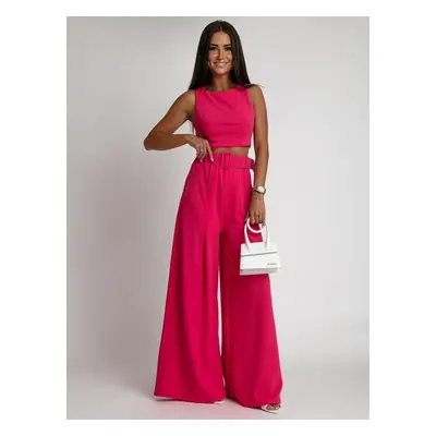 Two-piece set with wide trousers and a dark pink blouse