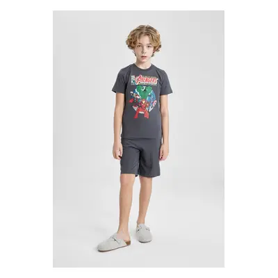 DEFACTO Boy&#39;s Marvel Avengers Short Sleeve Pajama Set with Shorts