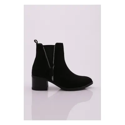 DGN Pm180-k9009 Women's Short Heeled Boots with Zip Detail on the Sides of a Round Toe