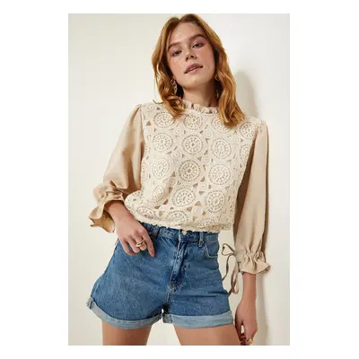 Happiness İstanbul Women's Beige Lace Detailed Woven Linen Blouse