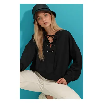 Trend Alaçatı Stili Women's Black Lace-Up Oversized Sweatshirt