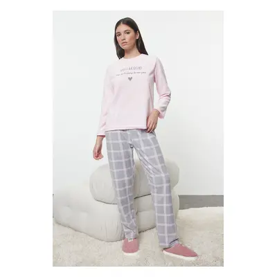 Trendyol Powder Plaid Slogan and Heart Embroidered Fleece Winter Knitted Pajamas Set