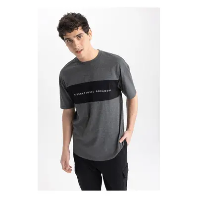 DEFACTO Comfort Fit Crew Neck Printed Short Sleeve T-Shirt