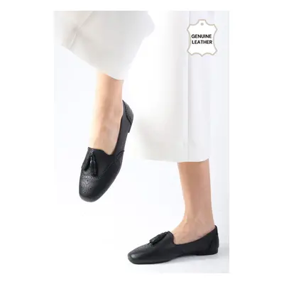 Mio Gusto Viviana Genuine Leather Black Color Women's Ballerina Shoes with Blunt Toe and Buckle 