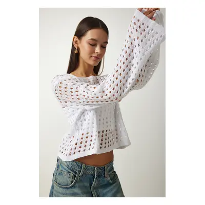 Happiness İstanbul Women's White Openwork Crop Knitwear Sweater