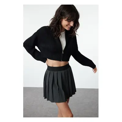 Trendyol Black Crop Wadding Detailed Knitwear Cardigan