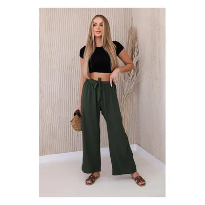 Wide-waisted trousers in khaki