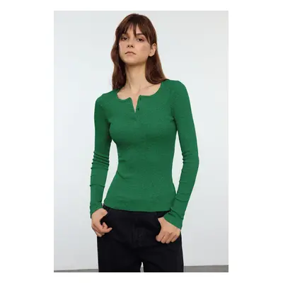 Trendyol Emerald Green Snap-Front Fitted/Fits-Your-Body Elastic Knitted Blouse