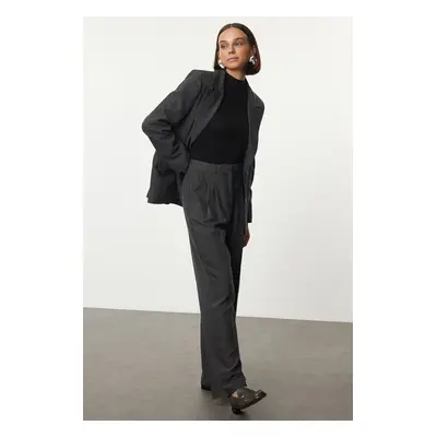 Trendyol Black Limited Edition Straight/Straight Cut Pleated Fabric Trousers