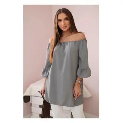 Spanish blouse with ruffles on the sleeve of gray color