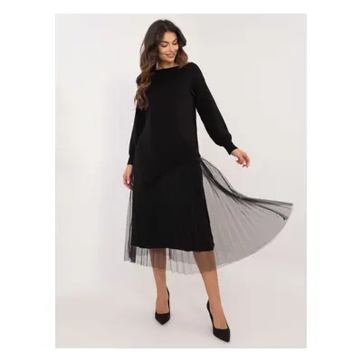 Black women's set with pleated dress