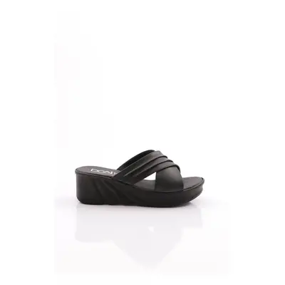 DGN 2132-22y Women's Cross Banded Slippers Black