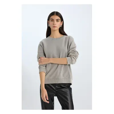 DEFACTO Oversize Wide Fit Crew Neck Basic Plain Sweatshirt